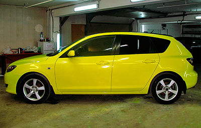 оклейка пленкой желтый глянец Mazda 3