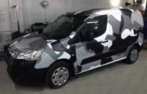 Полная оклейка камуфляжем Citroen Berlingo