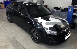Оклейка деталей кузова пленкой камуфляж на Chevrolet Cruze
