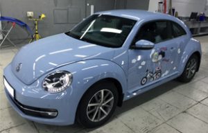 Винилография на бортах автомобиля VW Beetle
