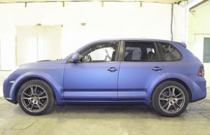 Оклейка Porsche Cayenne пленкой Arlon Deep Ocean