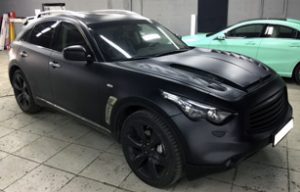 Частичная оклейка Infiniti FX35 черной матовой пленкой