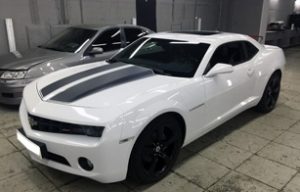 Изготовление и оклейка полос на Chevrolet Camaro