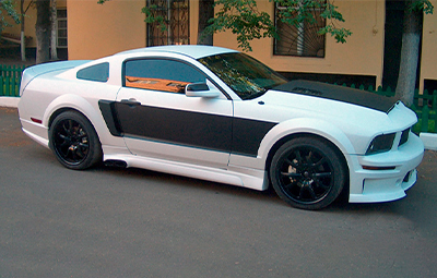 Полная оклейка Ford Mustang белой матовой пленкой
