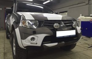 Полная оклейка Mitsubishi L200 в камуфляж