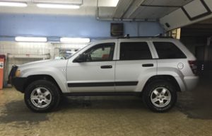 Полная оклейка Jeep Grand Cherokee в серый карбон