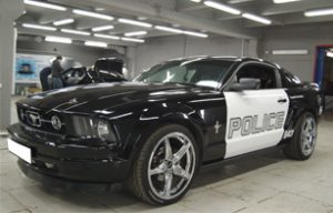 Оклейка Ford Mustang под полицию