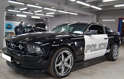 Оклейка Ford Mustang под полицию
