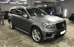 Полная оклейка Mercedes-Benz GLS пленкой серый матовый металлик