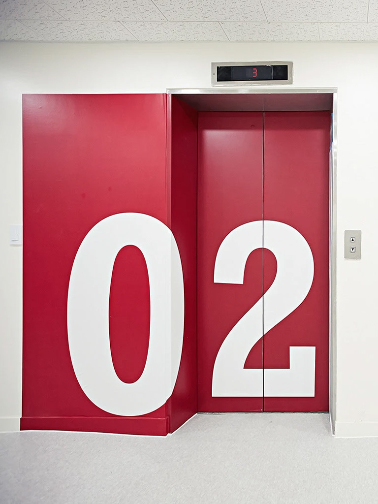 ПЛЮСЫ ОКЛЕЙКИ ЛИФТОВ ПЛЕНКОЙ