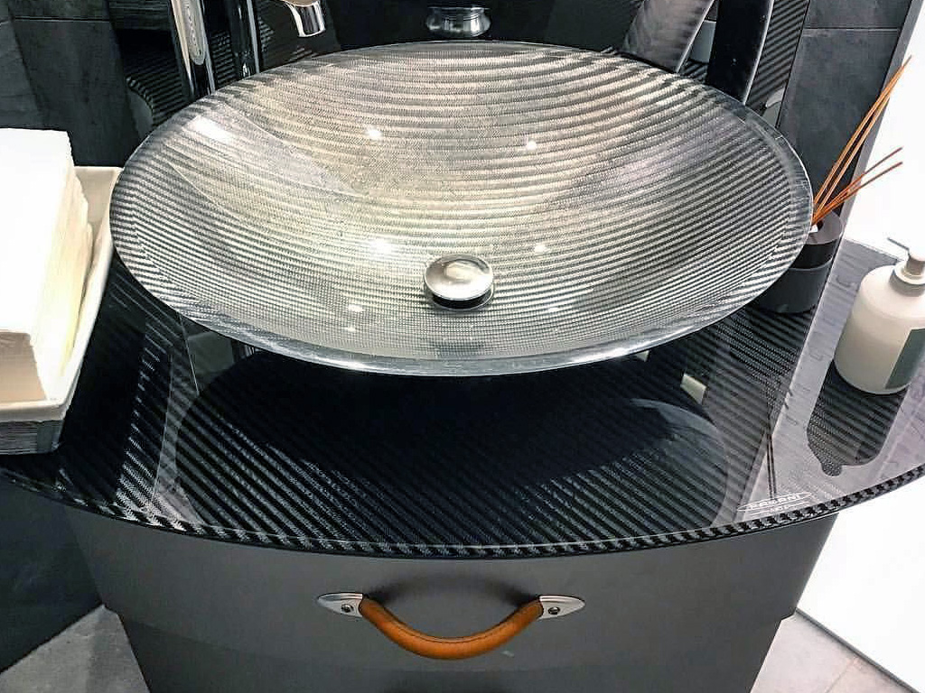 Оклейка раковины карбоном