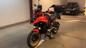 Оклейка мотоцикла BMW R1300 GX наклейками