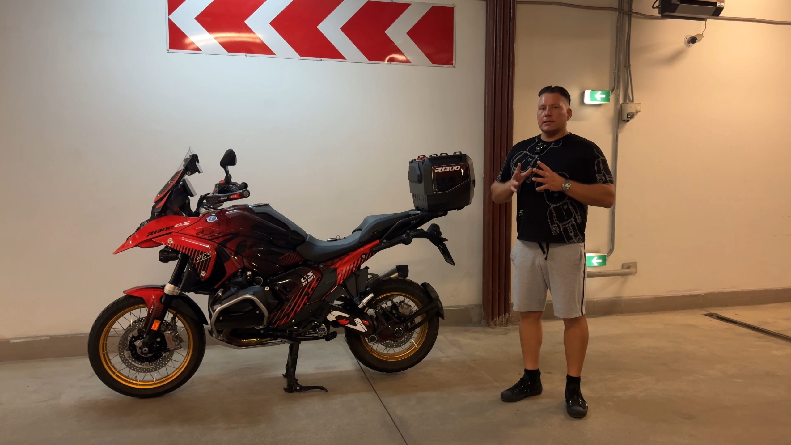 Оклейка мотоцикла BMW R1300 GX