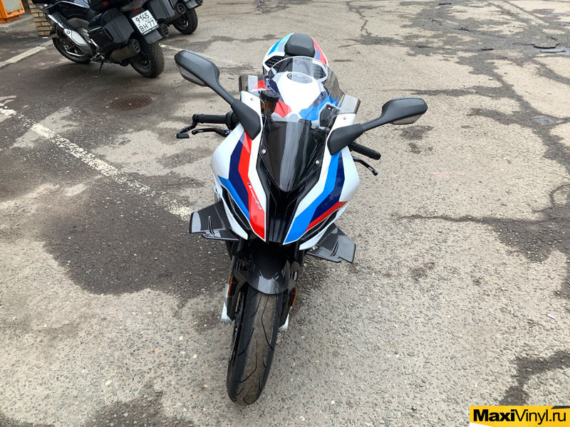 Оклейка мотоцикла пленкой BMW s1000rr