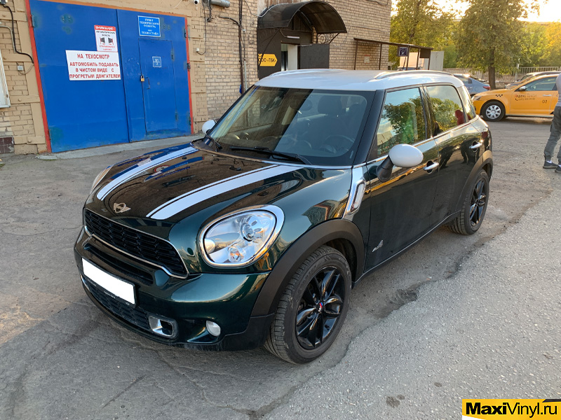 Mini Cooper Countryman с полосками