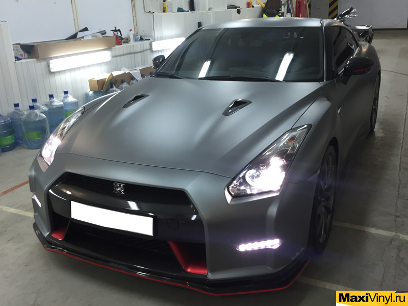 Nissan GTR серый