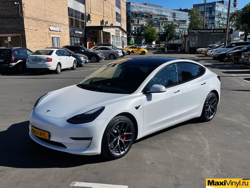 Полная оклейка Tesla Model 3 в прозрачный мат