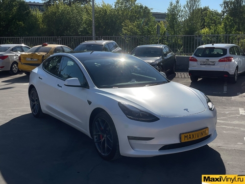 Полная оклейка Tesla Model 3 в прозрачный мат