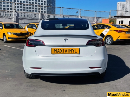 Полная оклейка Tesla Model 3 в прозрачный мат