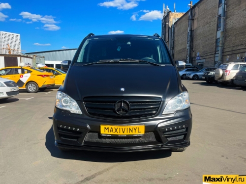 Частичная переклейка Mercedes-Benz Viano в черный мат