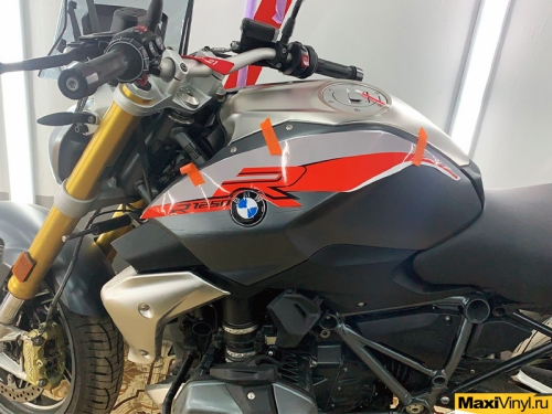 Полная оклейка мотоцикла BMW R1250R + наклейки
