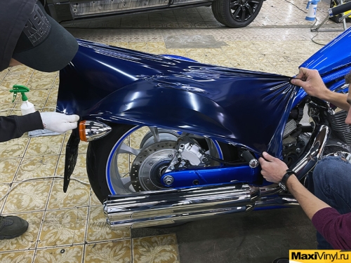 Полная оклейка мотоцикла Honda VTX 1300 Custom в темно-синий металлик