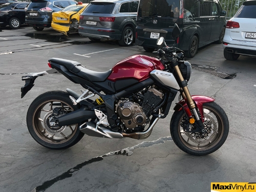 Полная оклейка мотоцикла Honda CB650R в полиуретан