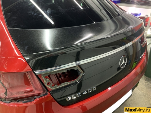 Полная оклейка Mercedes-Benz GLE Coupe в черный металлик TeckWrap