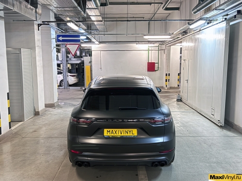 Оклейка Porsche Cayenne в чёрный матовый полик