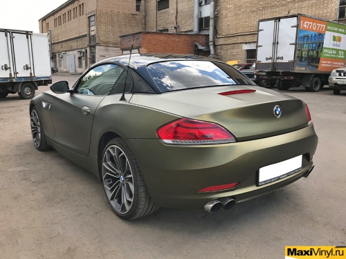 Полная оклейка BMW Z4 в золотисто-зеленый мат