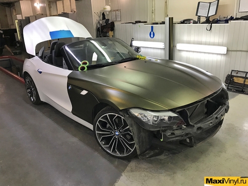 Полная оклейка BMW Z4 в золотисто-зеленый мат