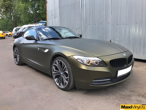 Полная оклейка BMW Z4 в золотисто-зеленый мат