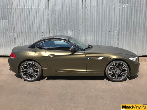 Полная оклейка BMW Z4 в золотисто-зеленый мат
