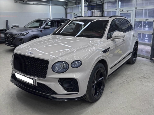 Частичная оклейка Bentley Bentayga пленкой TPU-2027 Black Red