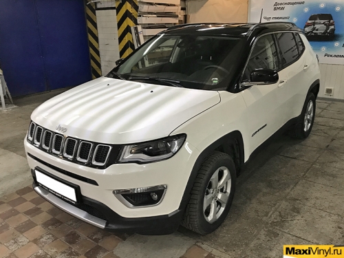 Оклейка верха в черный глянец на JEEP Compass