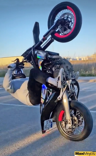 Оклейка мотоцикла KTM 690 SMC хром наклейками