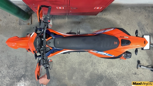 Оклейка мотоцикла KTM 690 SMC хром наклейками