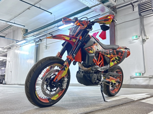 Оклейка мотоцикла KTM 690 SMC хром наклейками