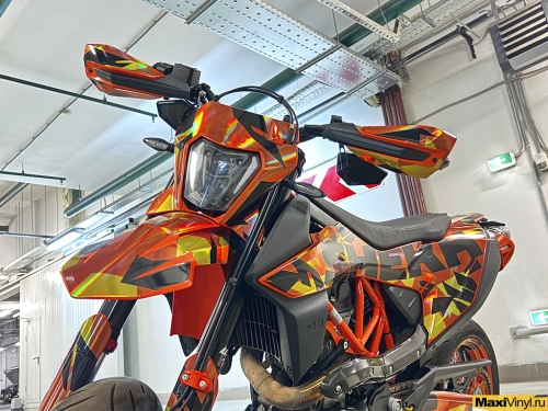 Оклейка мотоцикла KTM 690 SMC хром наклейками