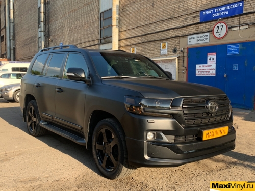 Полная оклейка Land Cruiser в черный мат