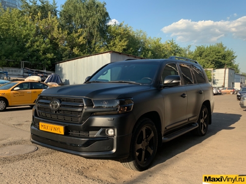 Полная оклейка Land Cruiser в черный мат