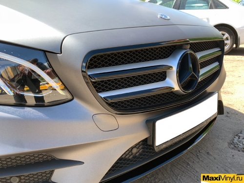 Полная оклейка Mercedes-Benz E class в серый матовый металлик 