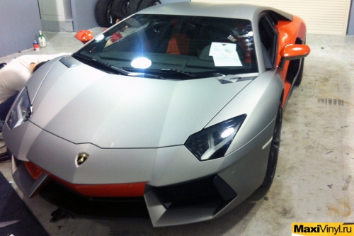 Полная оклейка Lamborghini Aventador Roadster в серый матовый металлик