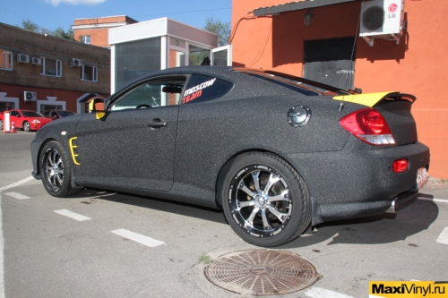 Полная оклейка Hyundai Tiburon в черную алмазную крошку