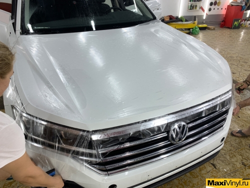 Полная оклейка Volkswagen Touareg в матовый Llumar