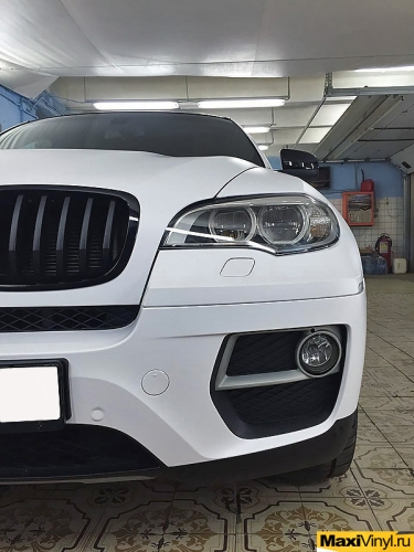 Полная оклейка BMW X6 в белый мат