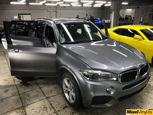 Полная оклейка BMW X5 в прозрачный мат