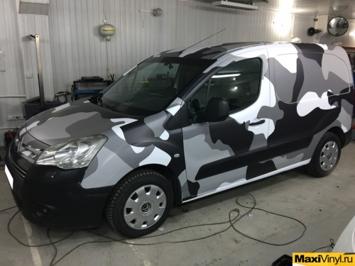 Полная оклейка камуфляжем Citroen Berlingo