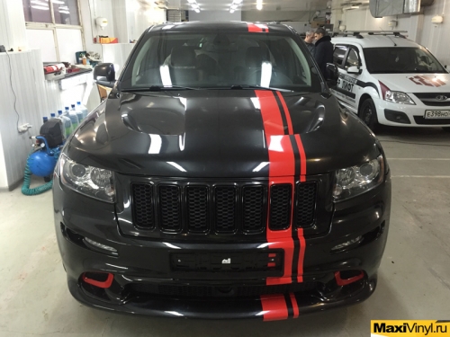 Двойная полоса на Jeep Grand Cherokee SRT8