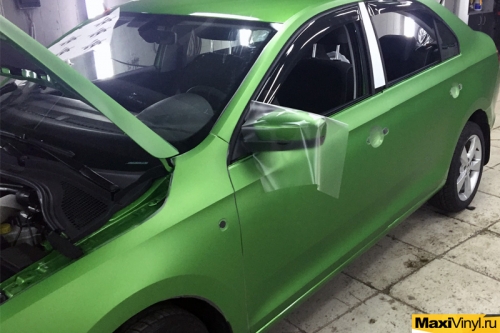 Полная оклейка прозрачной матовой пленкой Skoda Rapid